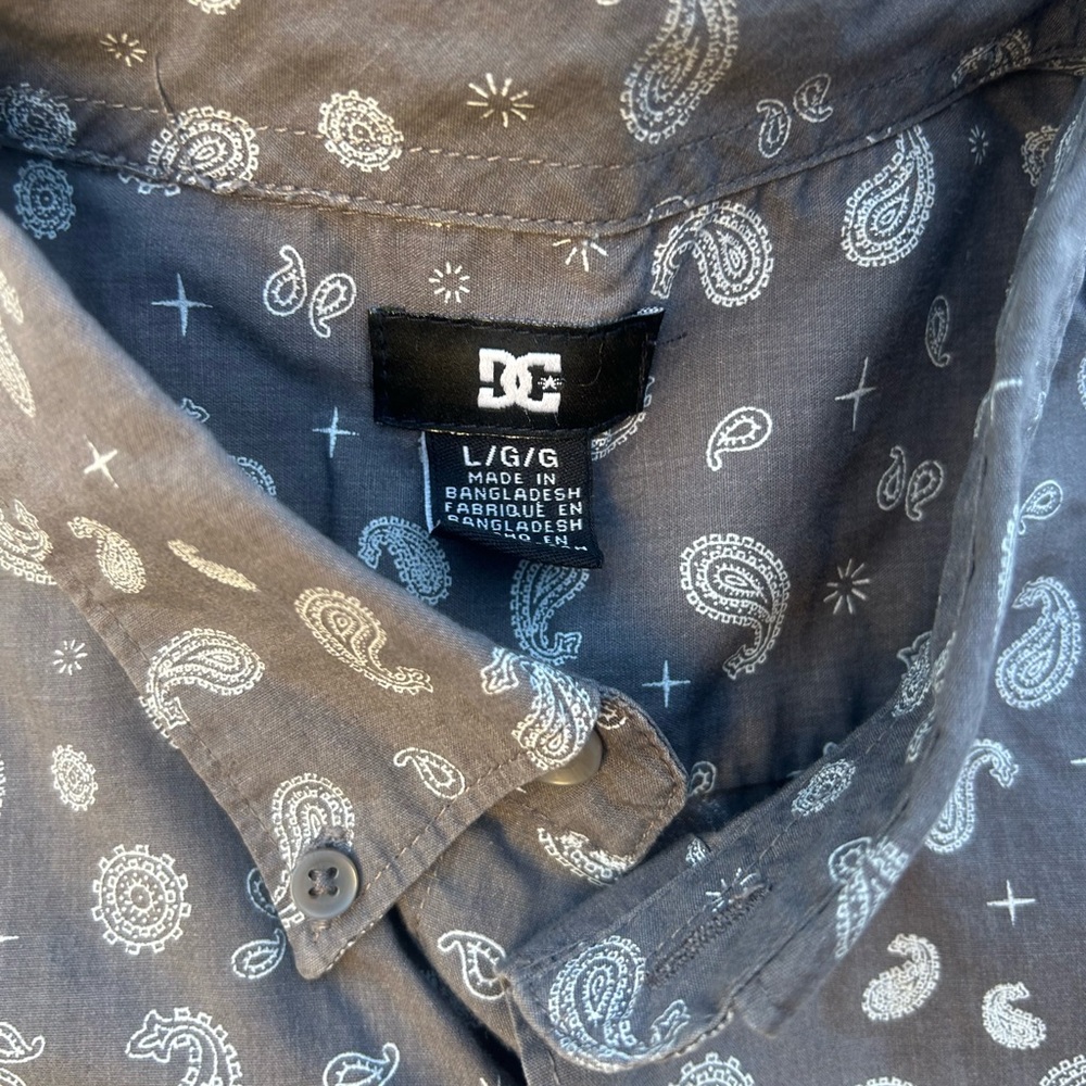 DC Men's Charcoal Paisley Button Down Shirt
